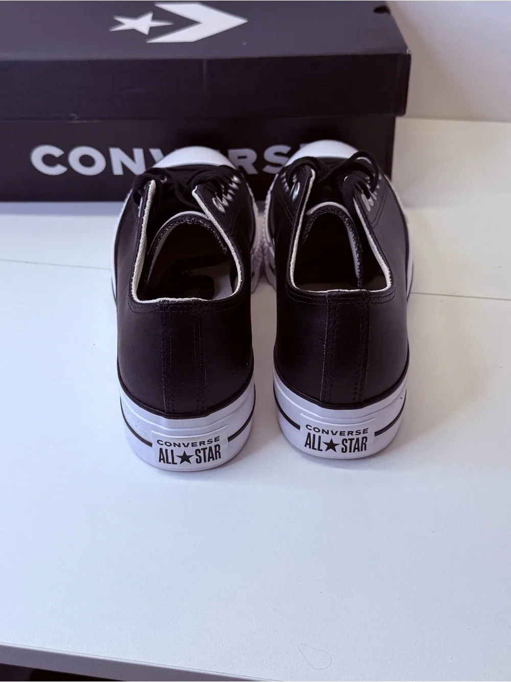 Converse CTAS Lift Ox Leather Platform Sneakers Black White Women’s 9.5 561681C